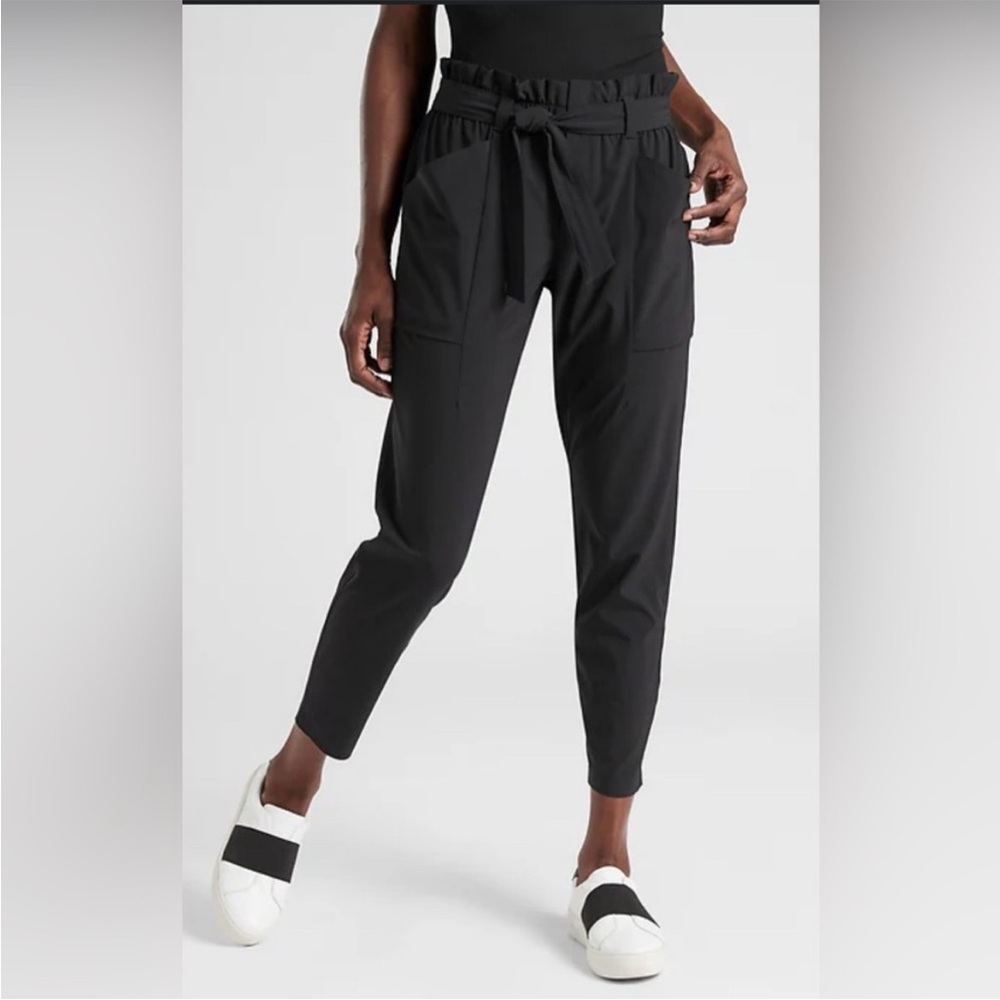 Athleta Skyline Pant II Black Tie-Waist Crop Lightweight Women's sz 16